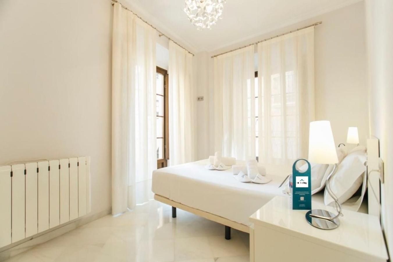 Minimalism And Modern- 2bd 1bth- Setas Appartement Séville